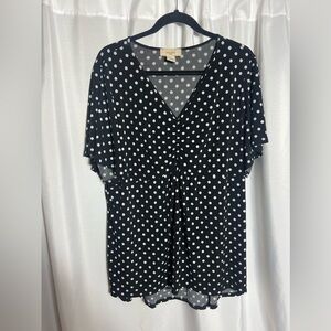 Diana Belle Woman’s Plus Size 2X Polka Dot Blouse Flowy Short Sleeve V-Neck